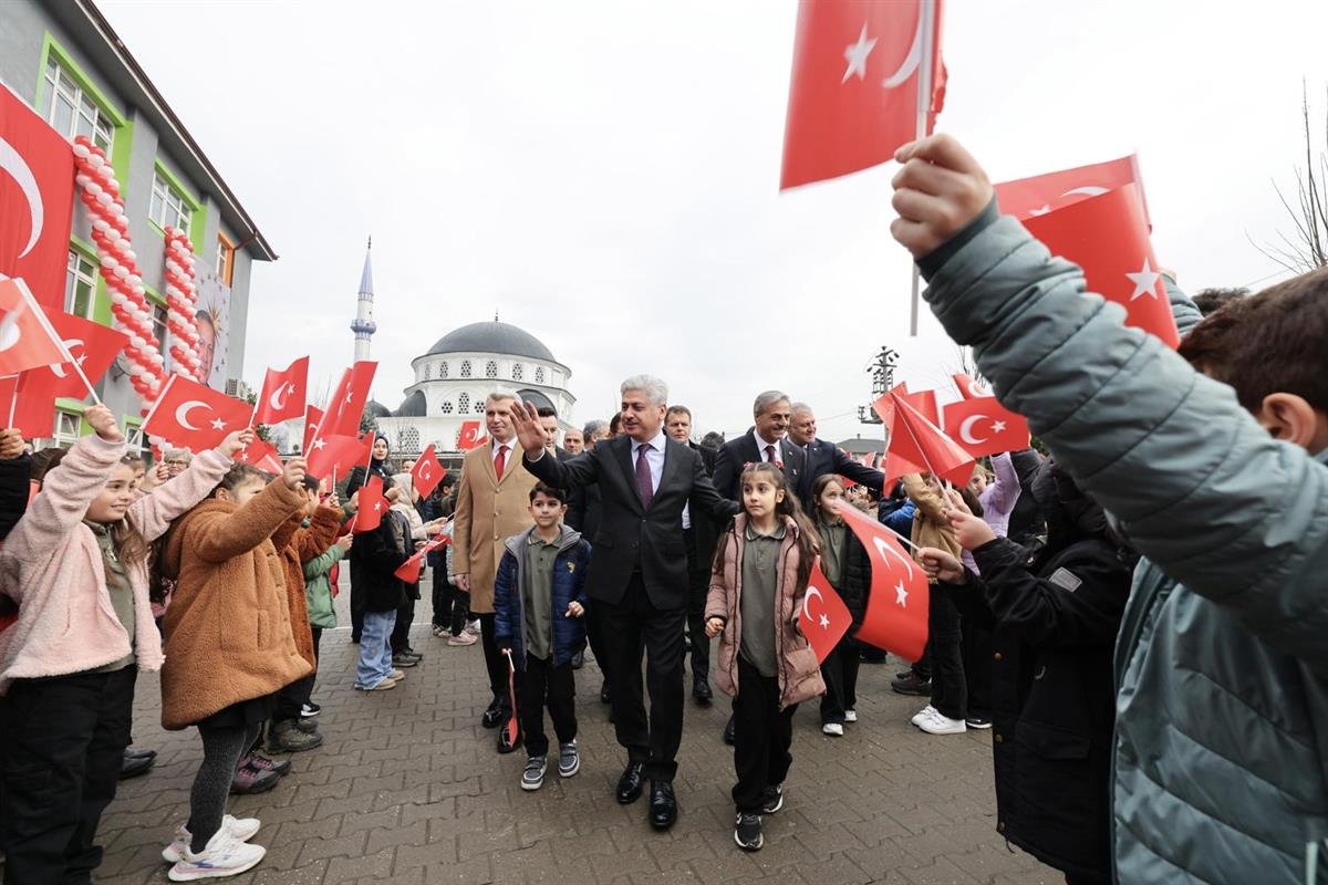 Vali Doğan Yarıyıl Karne Dağıtım Törenine Katıldı