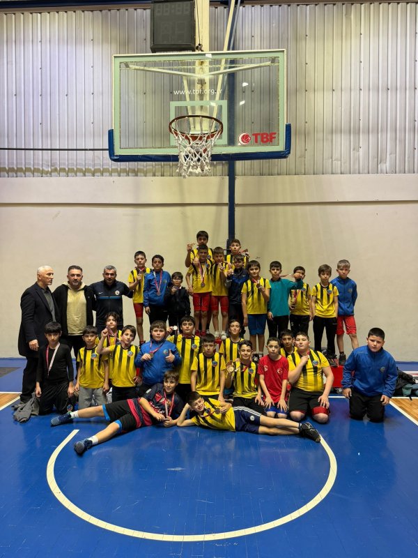 Serdivan Belediyesi Güreş Takımı’ndan Çifte Şampiyonluk