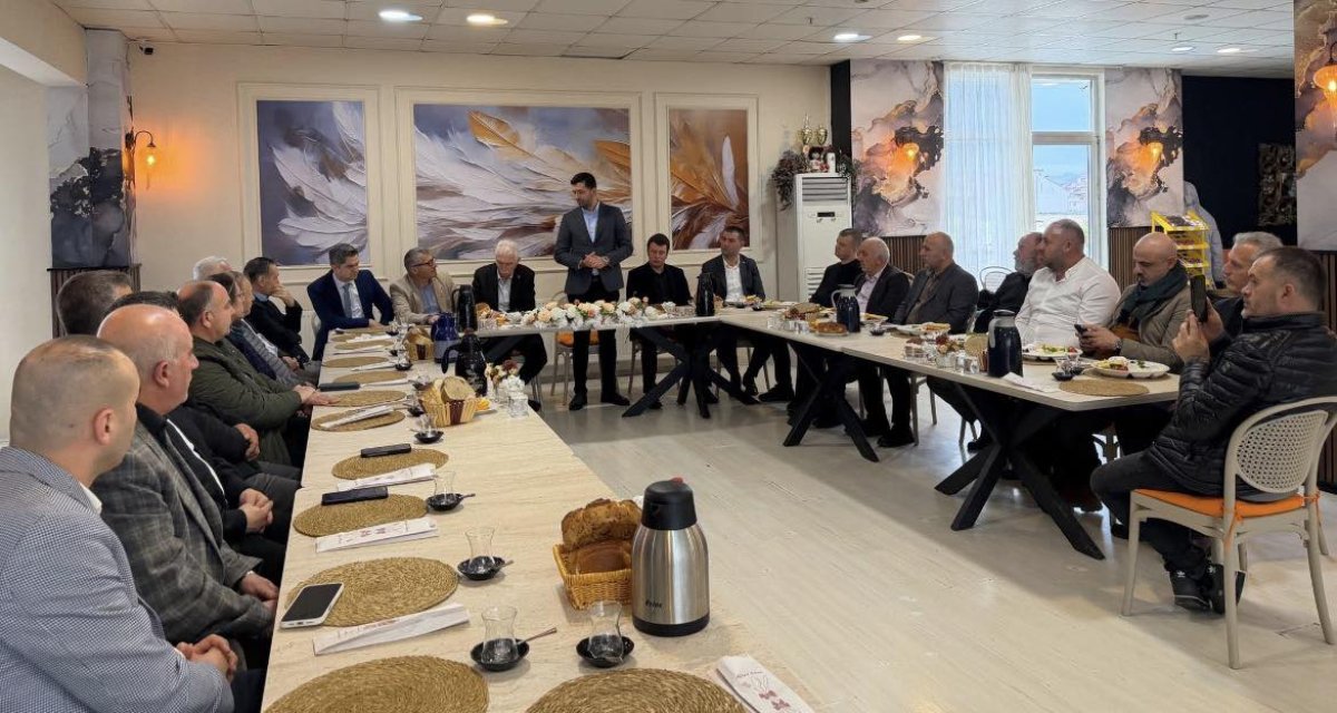Sakarya Muhtarlar Federasyonu Kaynarca’da Buluştu: Uyuşturucuyla Mücadelede “Seyirci Kalınamaz” Mesajı
