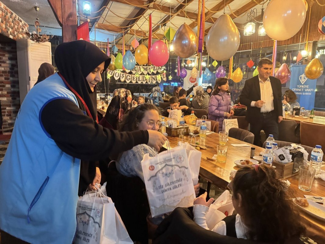 Karasu’da Yetim Çocuklar İçin Anlamlı İftar Programı