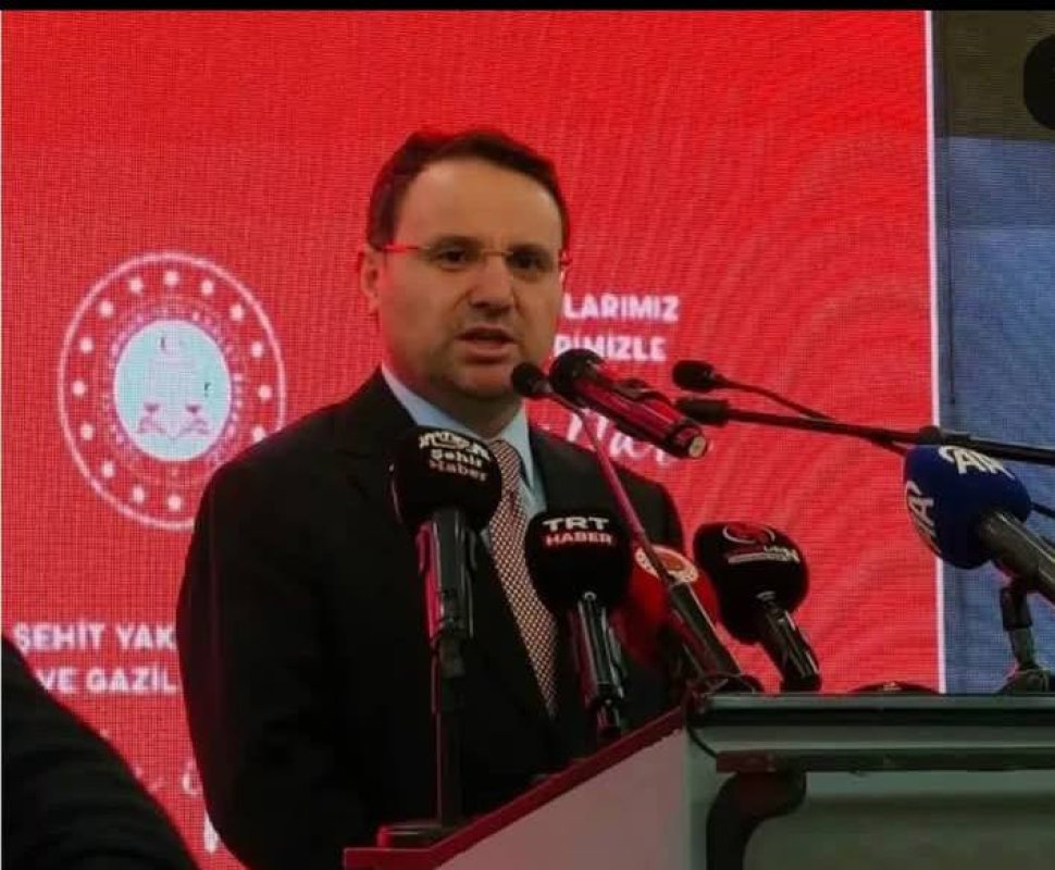 Adalet Bakanı Gürlek, Sakarya'da şehit ve gazi aileleriyle iftar yaptı.