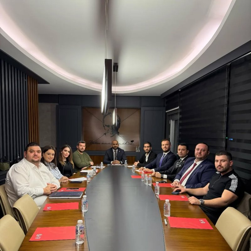 Sakarya GİAD Yönetimi Toplandı: Yeni Dönem Hedefleri Masaya Yatırıldı