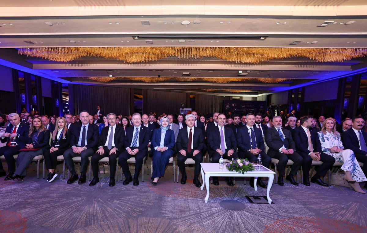 “Bakan Kacır, Uluslararası Ekonomi Zirvesi İçin Sapanca’da”