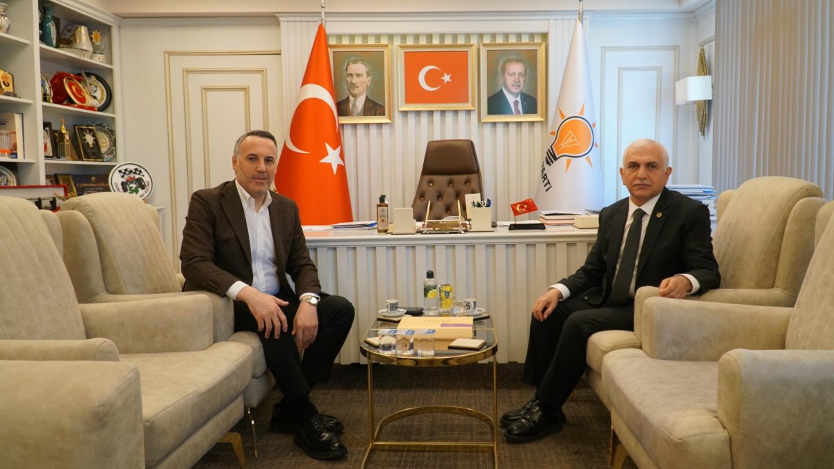 AK Parti Sakarya İl Başkanlığı’nda Önemli Ziyaret