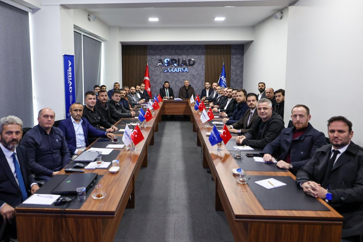 Çelik, Asrın İş Adamları Derneği Sakarya Şubesi’ni ziyaret 