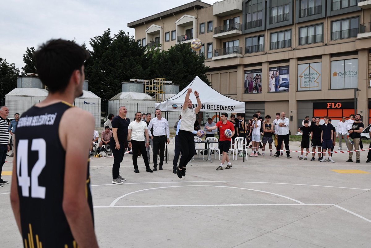 Serdivan’da Basketbol Heyecanı: Potalar Gençler İçin Sallandı
