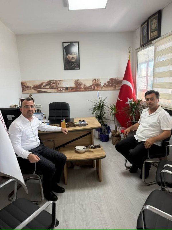 Sakarya Ticaret İl Müdürü Emre Atmaca’dan Seyyar Giyim Eşya Satıcıları Esnaf Odası’na Ziyaret
