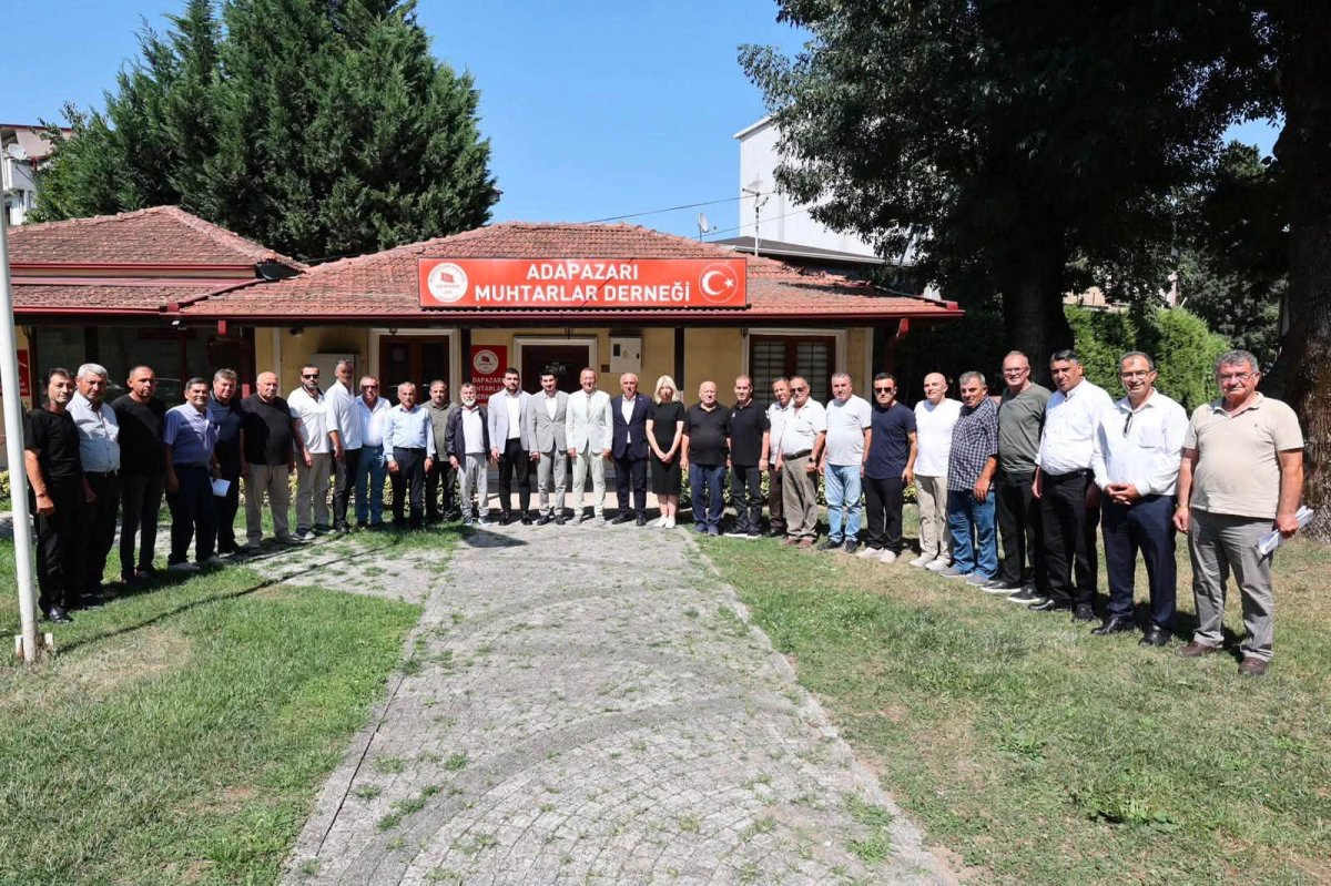 IŞIKSU, MUHTARLARLA BİR ARAYA GELDİ: “ADAPAZARI’NA DEĞER KATACAK HİZMETLERİ HAYATA GEÇİRİYORUZ”