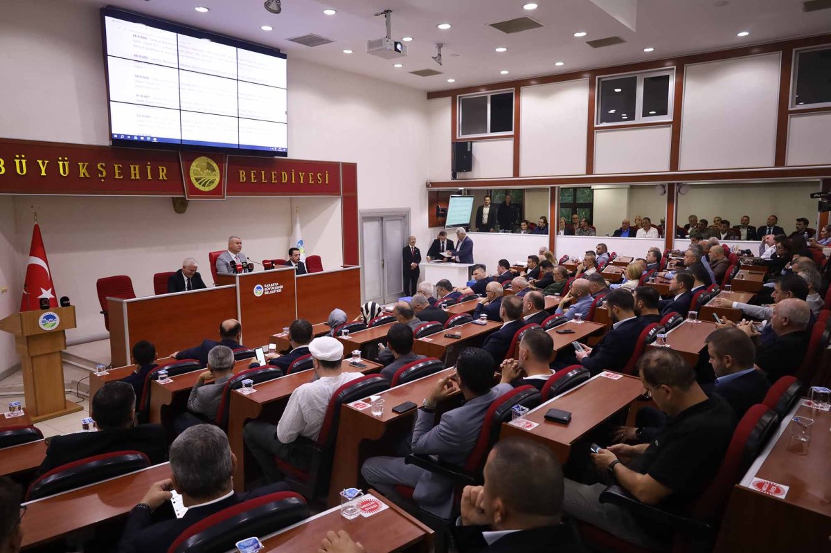 153 kırmızı dolmuş taksiye dönüşüyor
