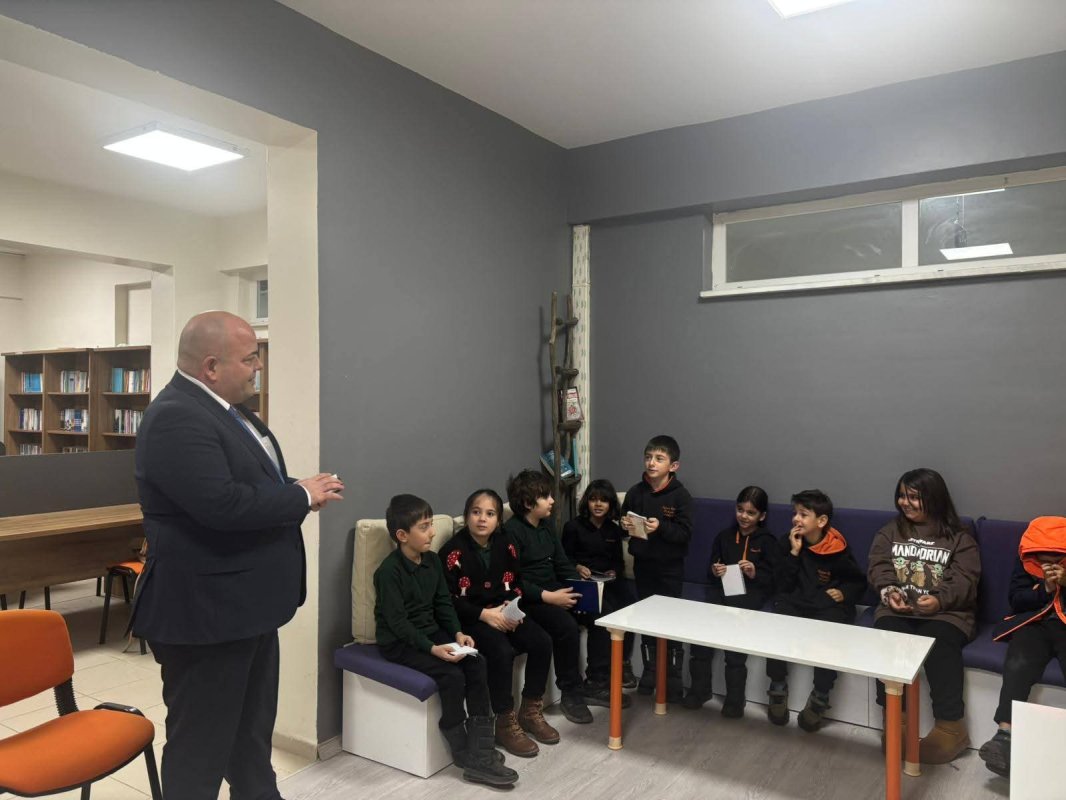 “Kütüphane Demek Tasarruf ve Tüketim Bilinci Demek” temalı söyleşi gerçekleştirildi.