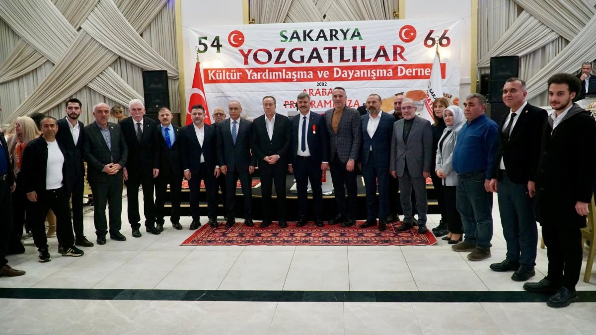 Arabaşı programına gösterilen yoğun ilgi nedeniyle salonlar yetersiz kaldı.