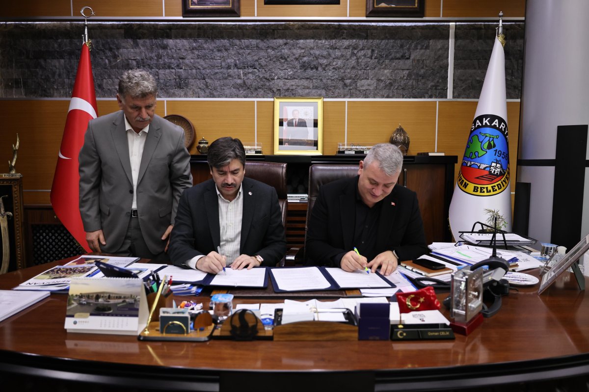 Serdivan Belediyesi'nde Tarihi İmza