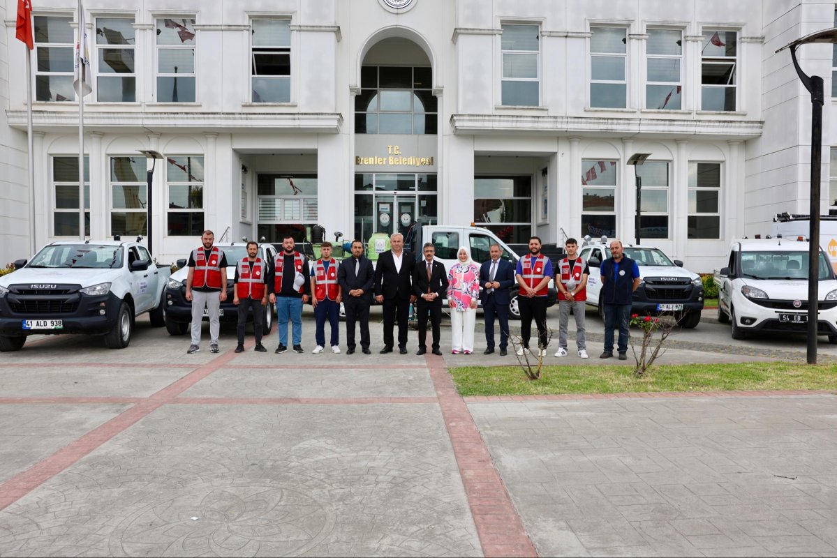 Erenler'de  ilaçlama çalışmalarına başladı. 